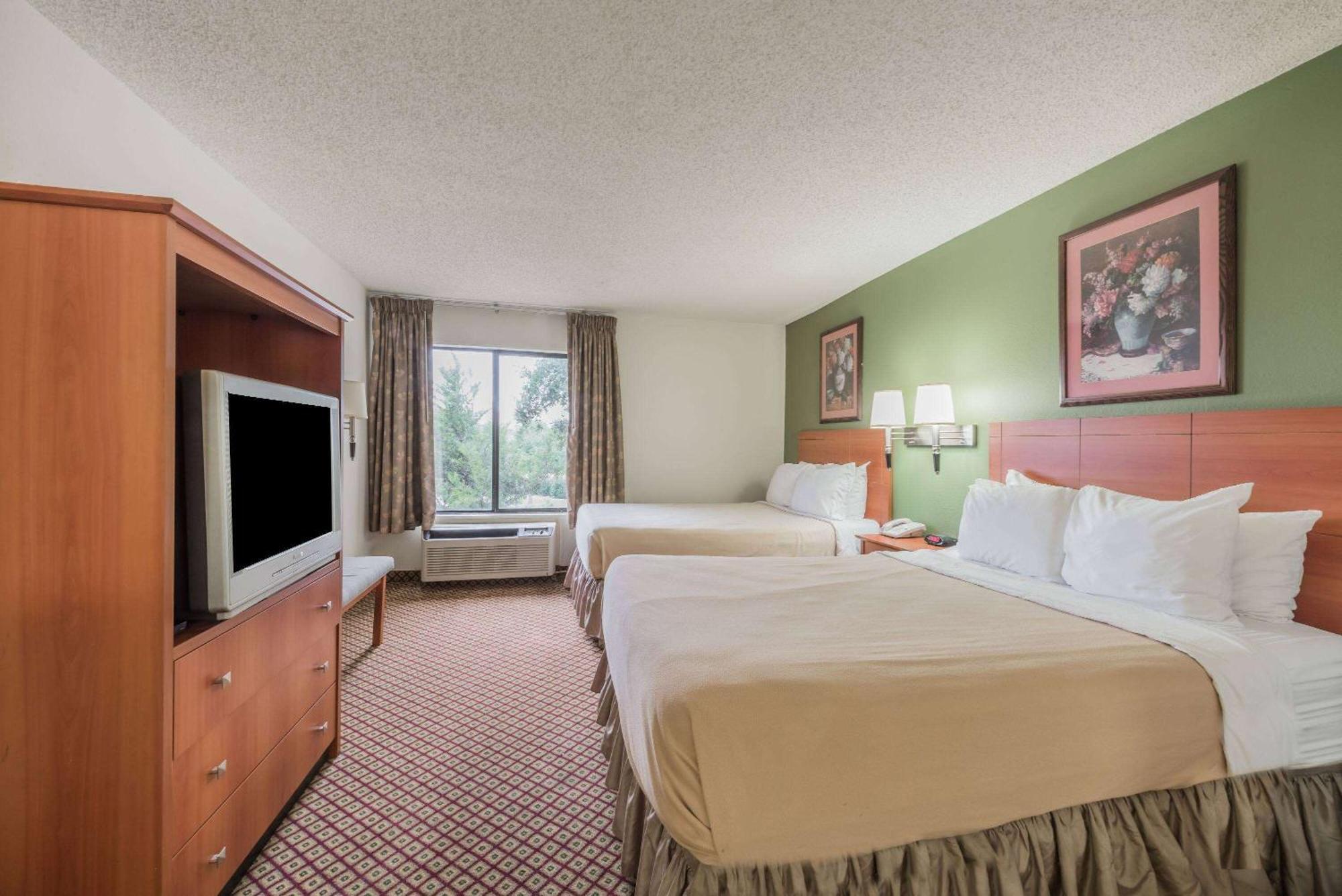 Super 8 By Wyndham Fort Worth Downtown South Экстерьер фото